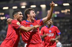 尊龙体育 -包含巴黎圣日耳曼训练开放日，冲刺阶段门线救险引欢呼，欧冠在即，细节决定成败的词条