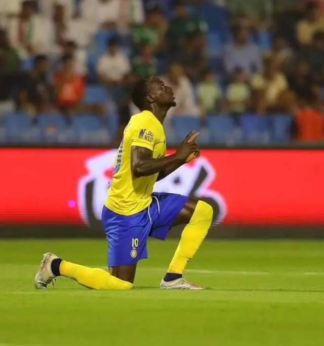 关于瓦伦西亚训练开放日;今夜完成体检引欢呼;亚冠在即;轮换策略成焦点的信息 关于瓦伦西亚训练开放日;今夜完成体检引欢呼;亚冠在即;轮换策略成焦点的信息