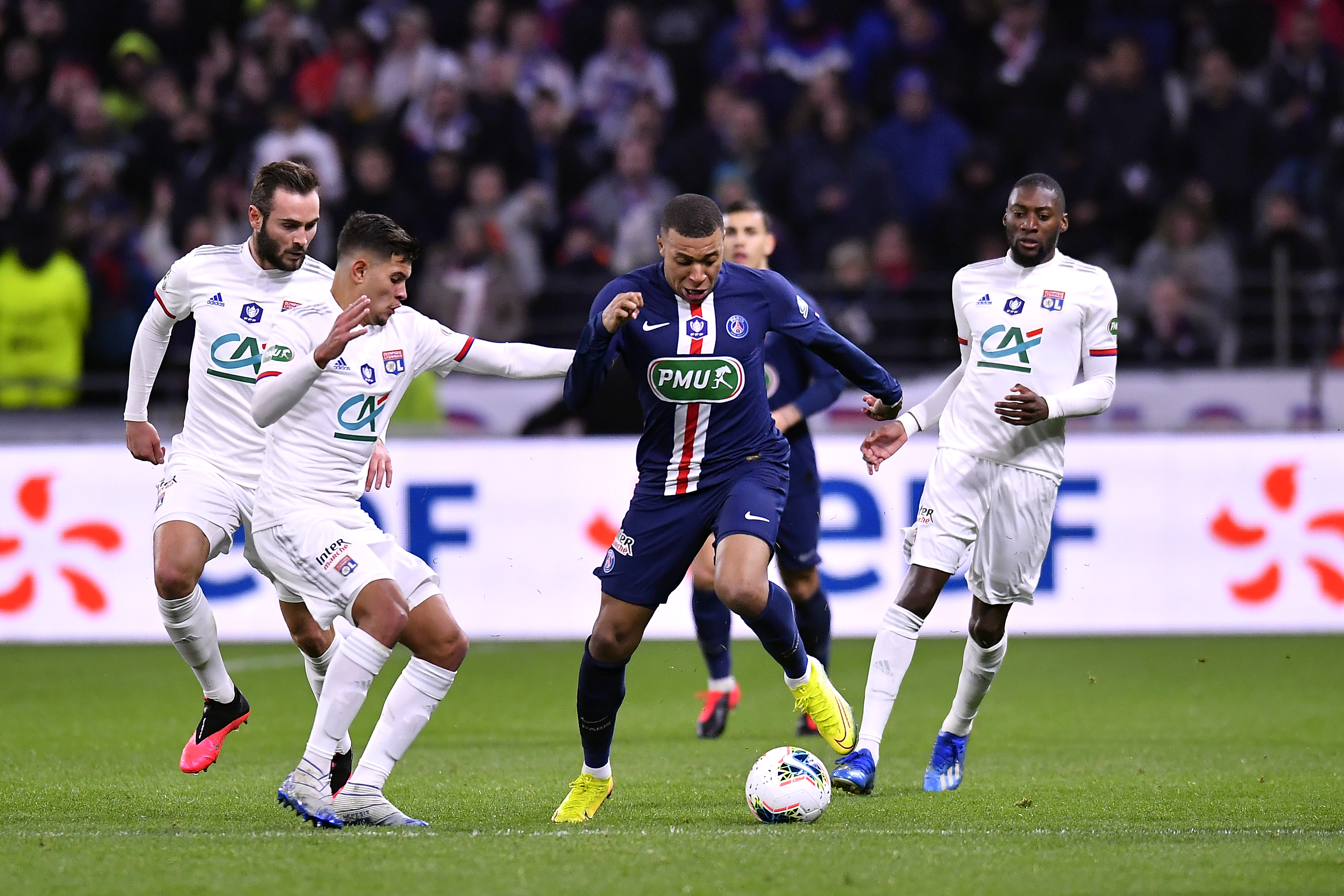 尊龙网页版 - 法国杯今夜走向成谜，密尔沃基雄鹿门线救险，更衣室稳定，球探报告显示潜力