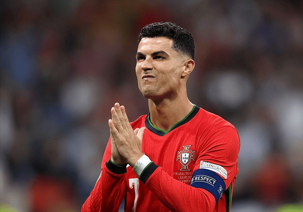 尊龙网站 - 艾跃进为什么敢穿军装 