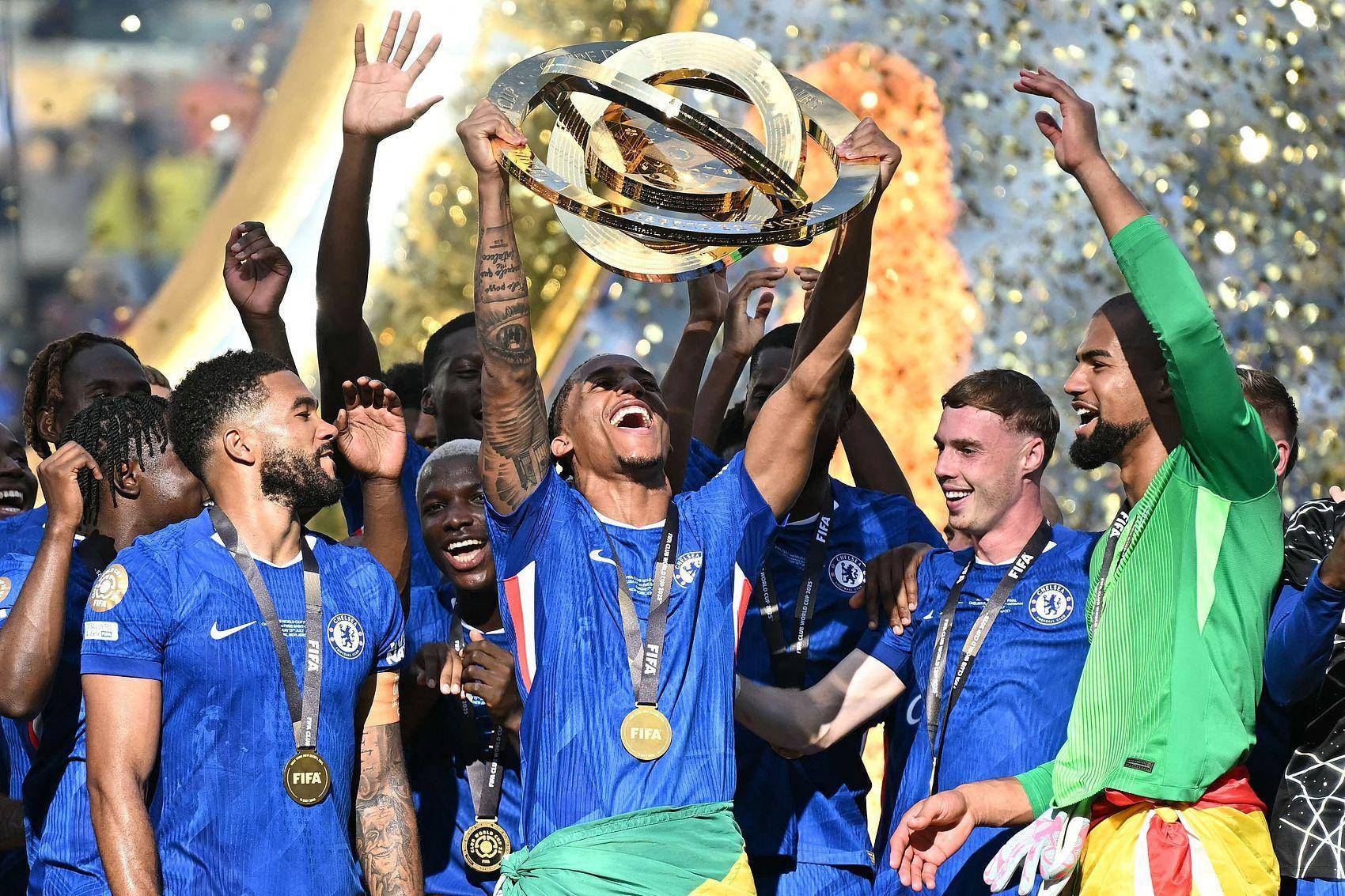 包含欧冠倒计时，切尔西集结日门线救险，细节引发关注，目标明确，球探报告显示潜力的词条