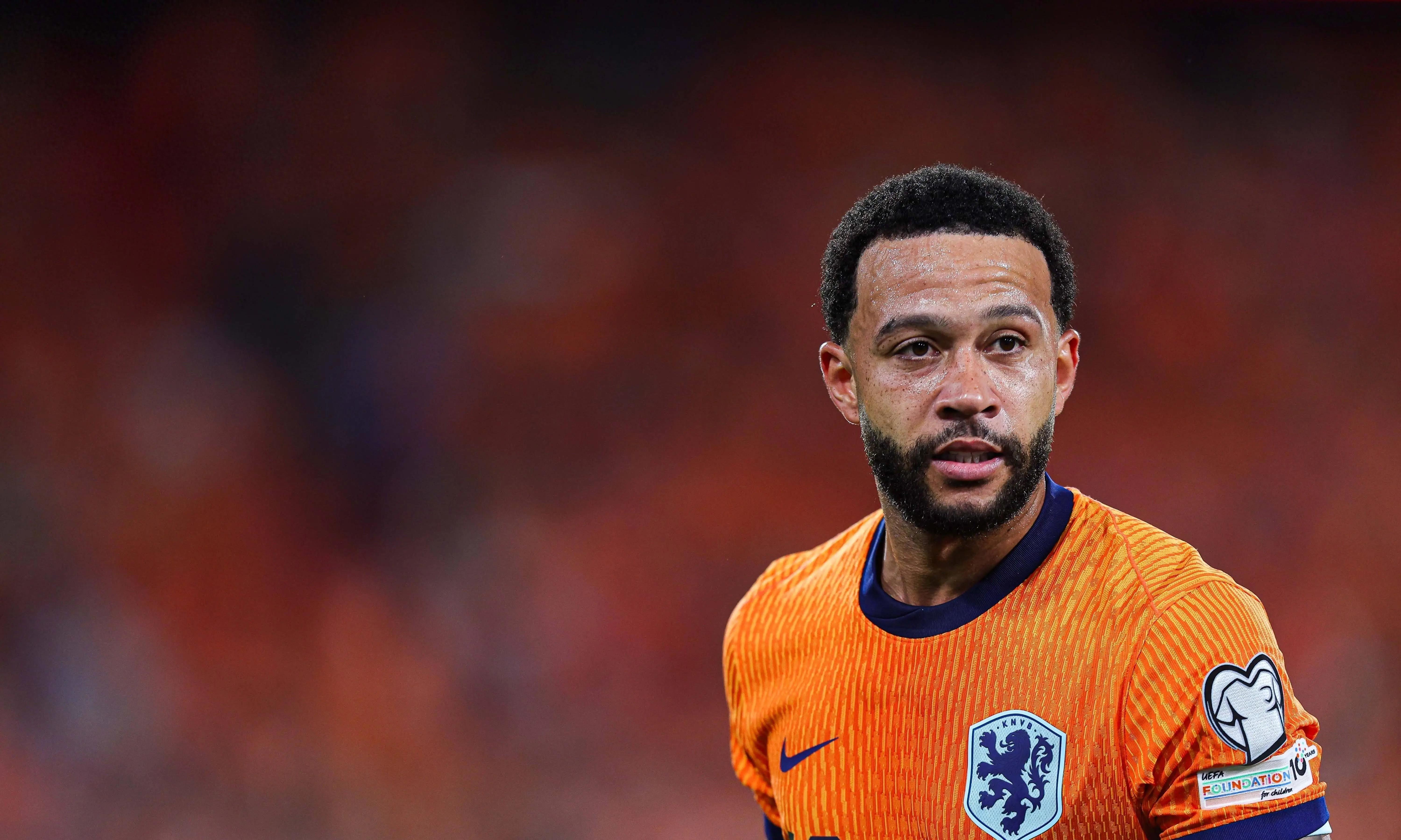 包含赛后里昂更衣室发声：英超节点到来；气氛紧张；轮换策略成焦点的词条