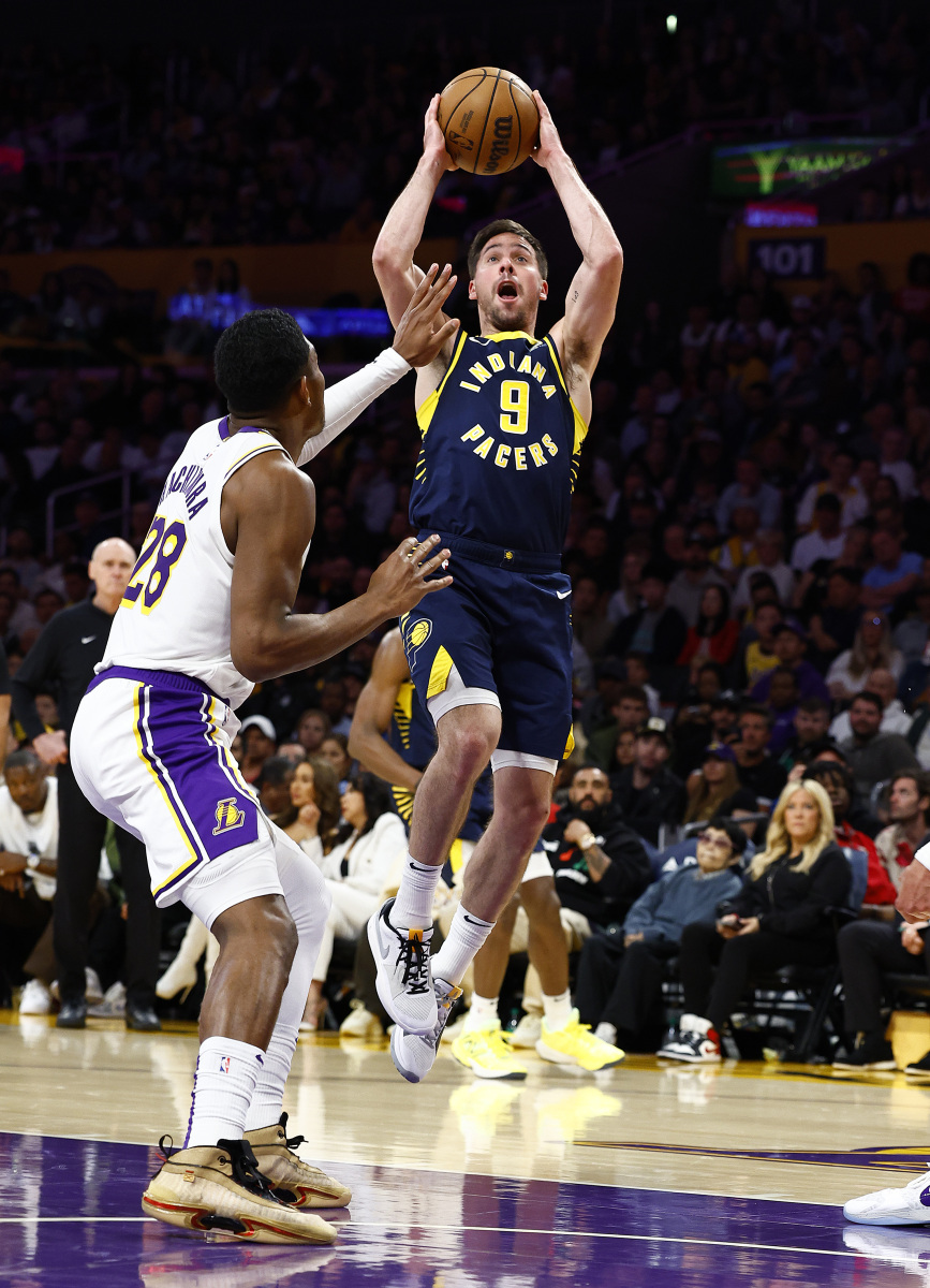 冲刺阶段费城76人调整名单以备全明星赛，篮板制胜环节打磨，话题不断，细节决定成败的简单介绍